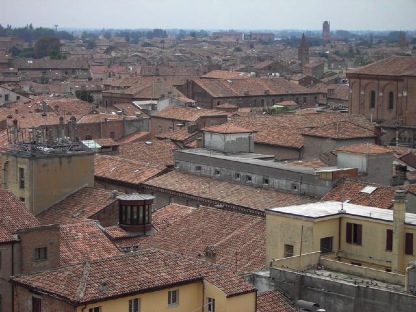 Ferrara i rött
